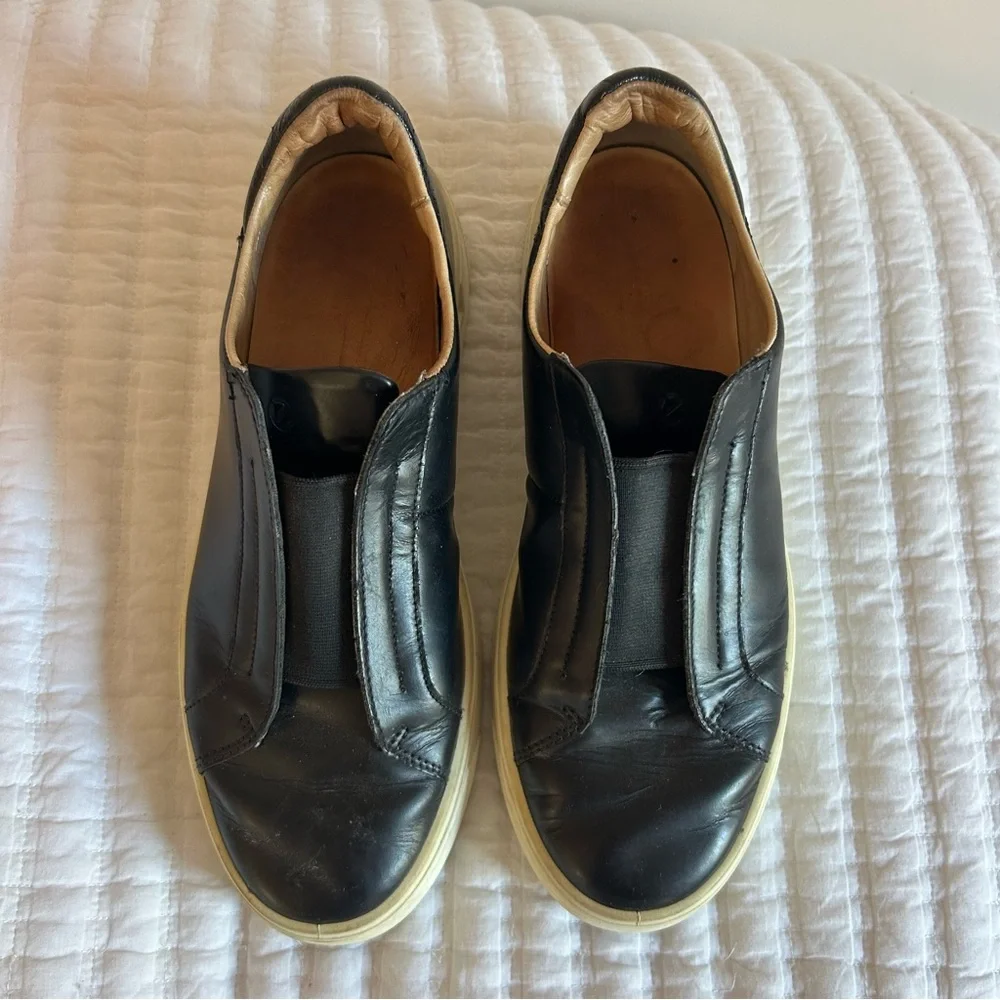 women’s Ecco street tray luxury slip-on sneaker‎ 40